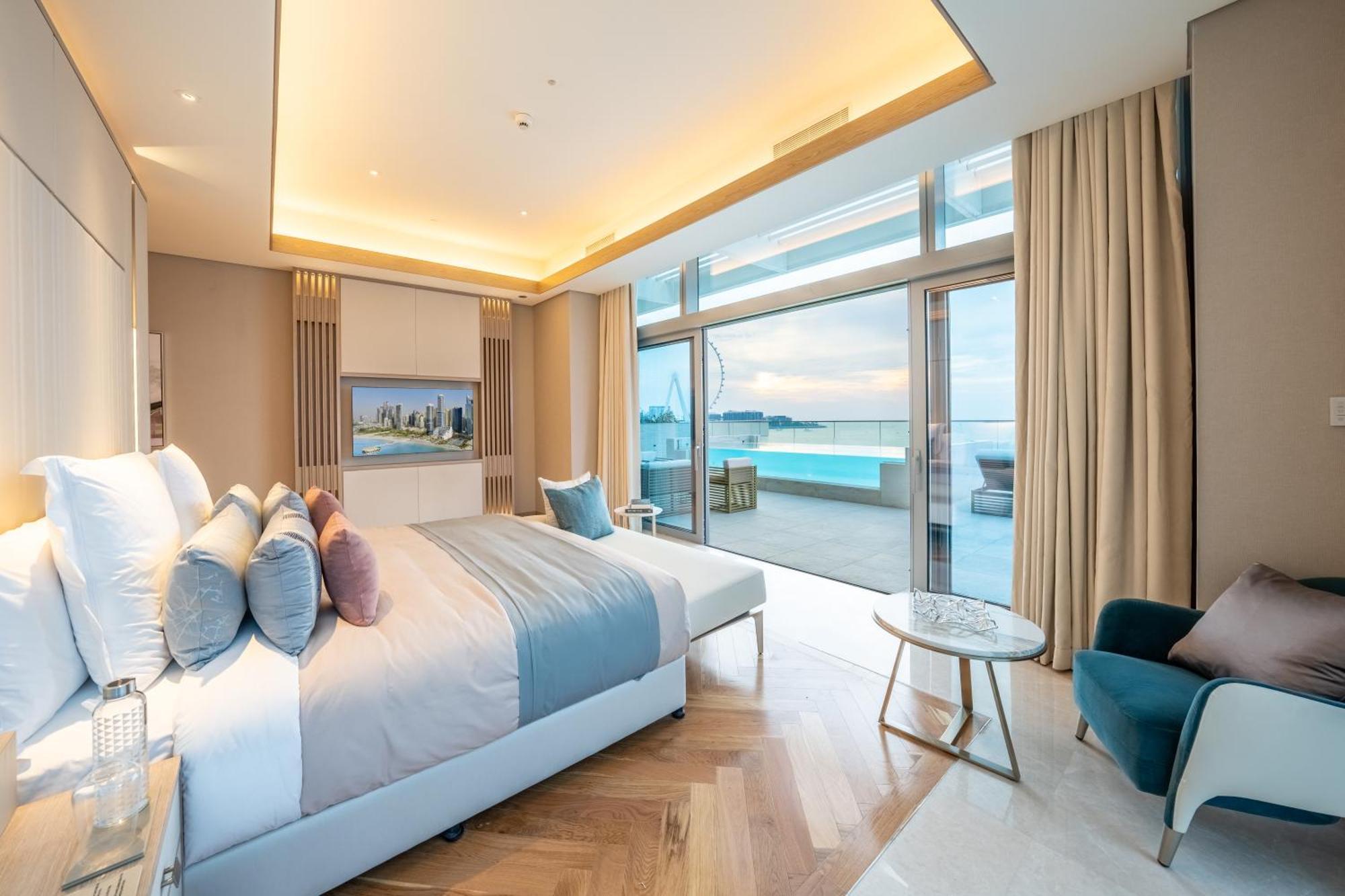 Five Luxe Hotel Dubai Exterior photo A bedroom at the hotel