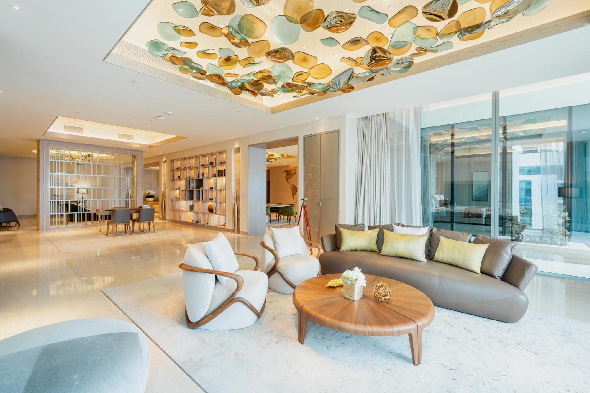 Five Luxe Hotel Dubai Exterior photo The living room of a three-bedroom penthouse