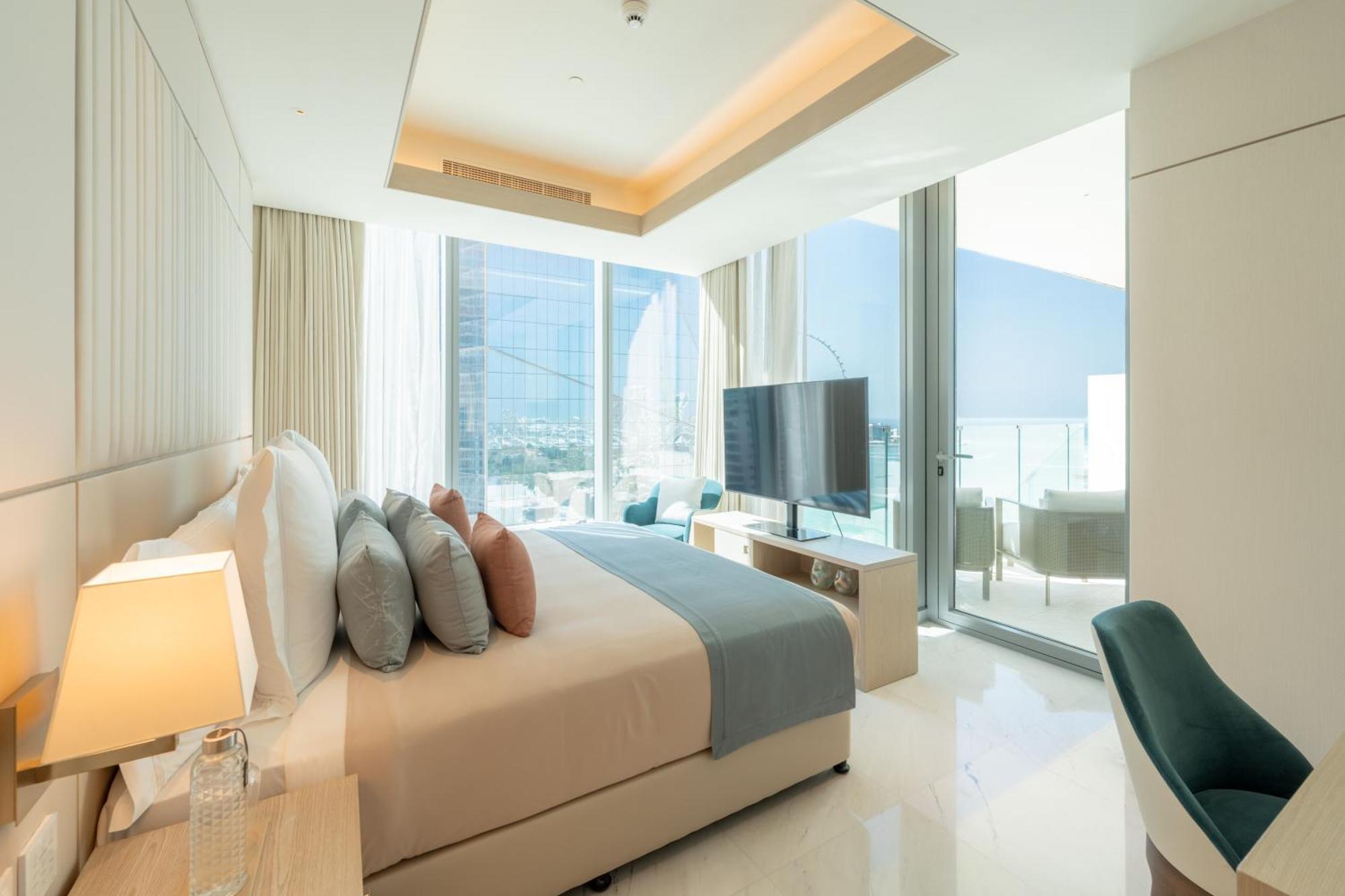 Five Luxe Hotel Dubai Exterior photo A bedroom at the hotel