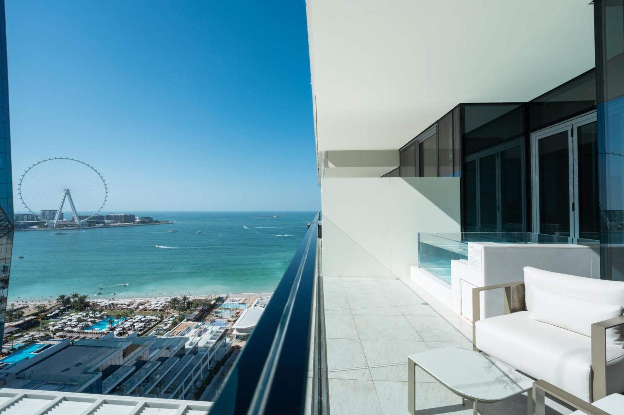 Five Luxe Hotel Dubai Exterior photo View of the Palm Jumeirah from the balcony of a 2BR