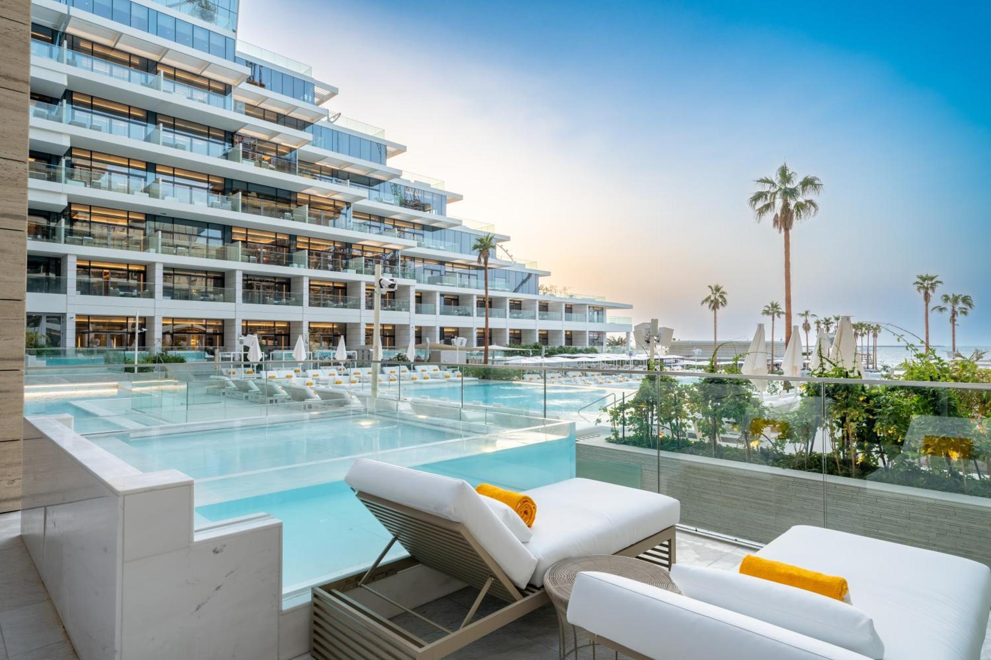 Five Luxe Hotel Dubai Exterior photo The West Hollywood Hotel