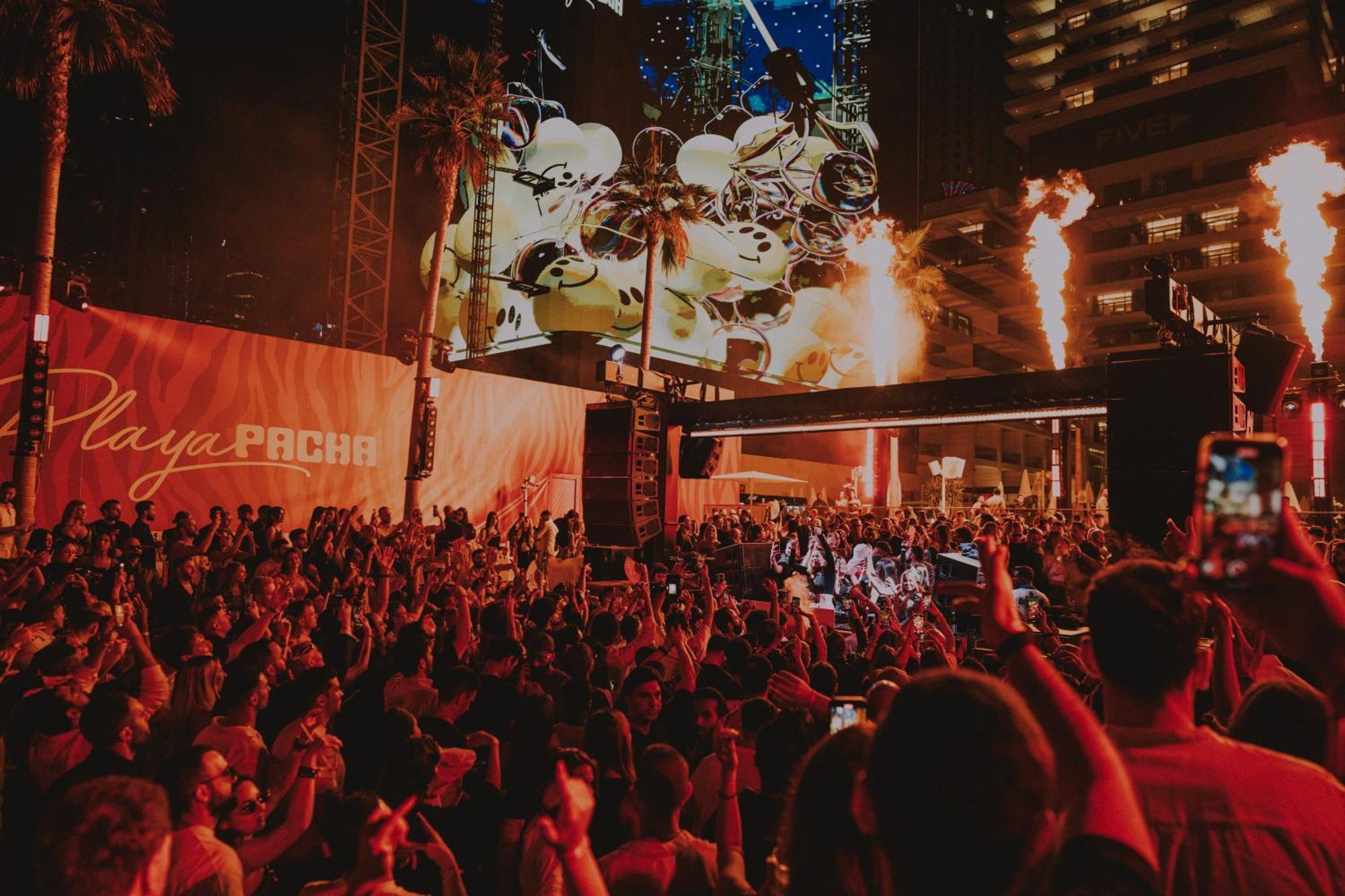 Five Luxe Hotel Dubai Exterior photo The nightclub in 2019